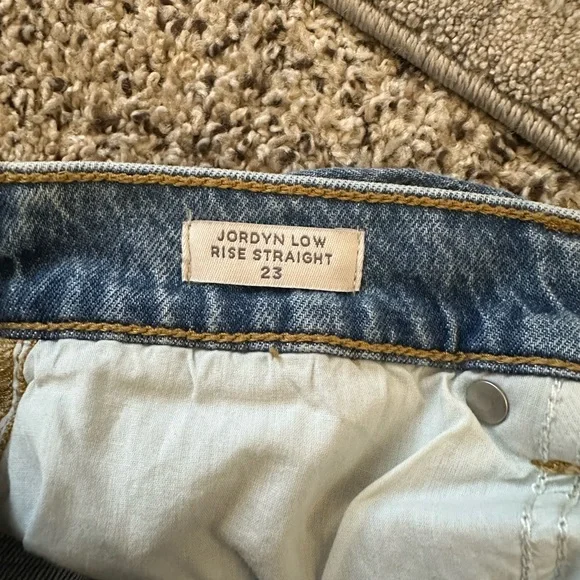 Pacsun Women’s Jordyn Low Rise Straight Jeans - Picture 3 of 3